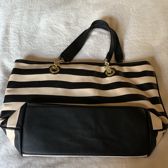 Betsey Johnson Large Tote - Picture 3 of 7